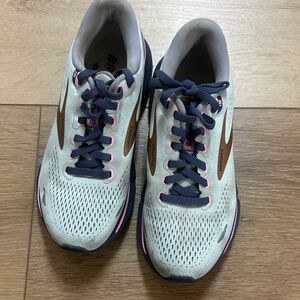 Brooks Women's Sneakers